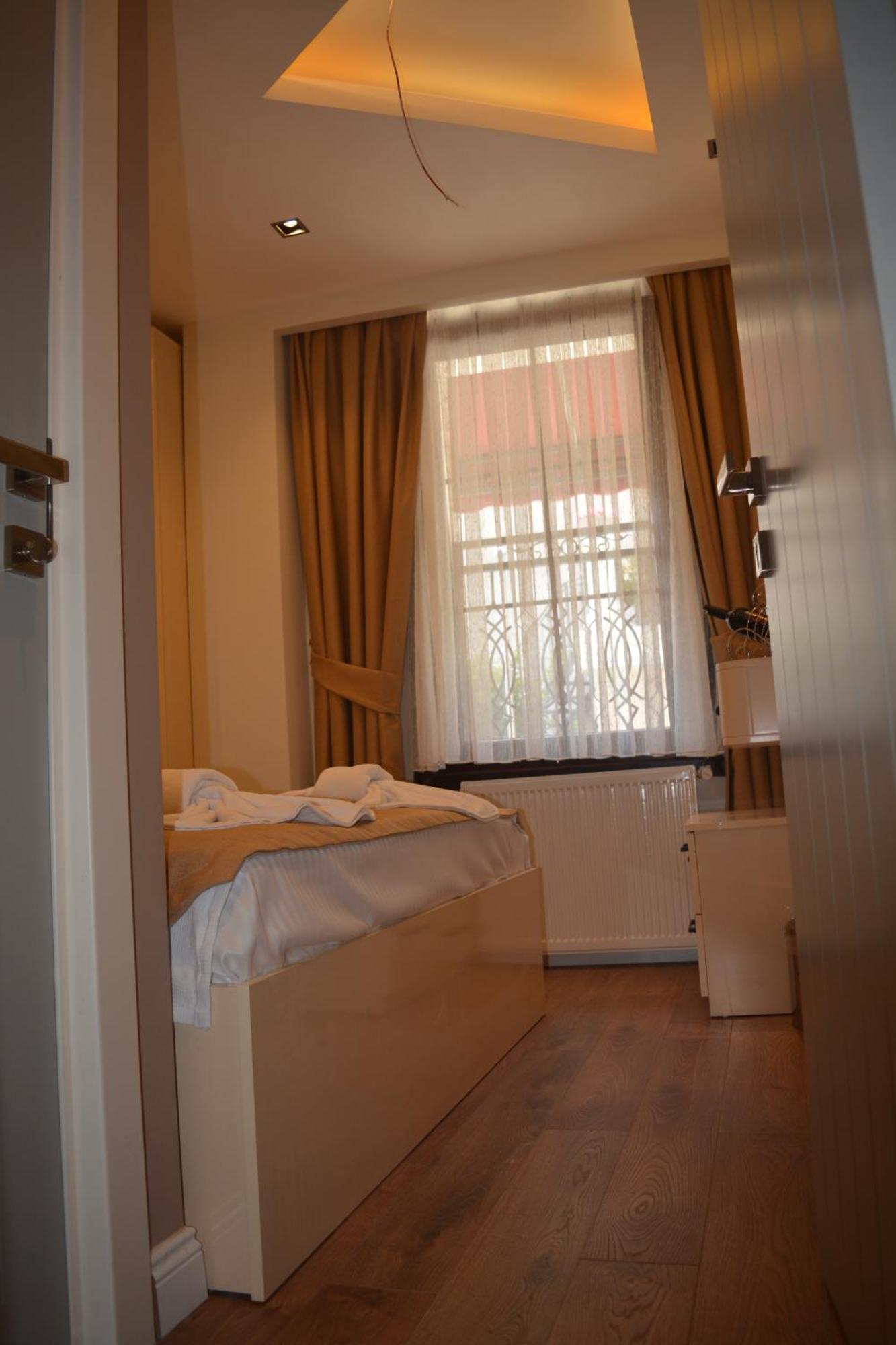 Garden Elisa Hotel อิสตันบูล ภายนอก รูปภาพ